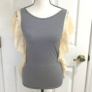 Naifa Lace Sleeve Pullover Top P